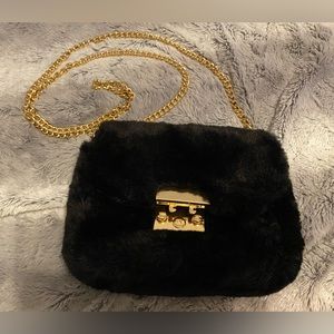 Fuzzy Chain bag